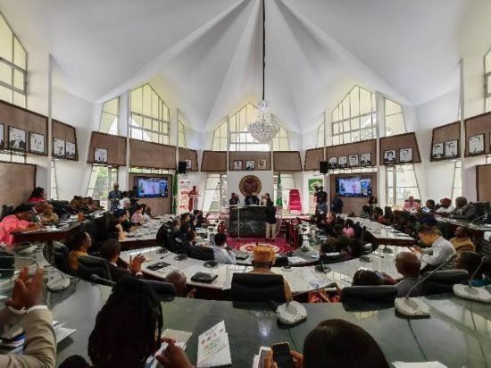 3月21日，在尼日利亚拉各斯举办的首届拉各斯论坛现场。（图片由中国驻拉各斯总领事馆提供）